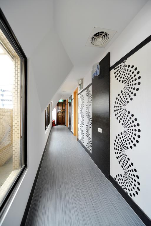 Ing Wang Hotel Tainan Bagian luar foto
